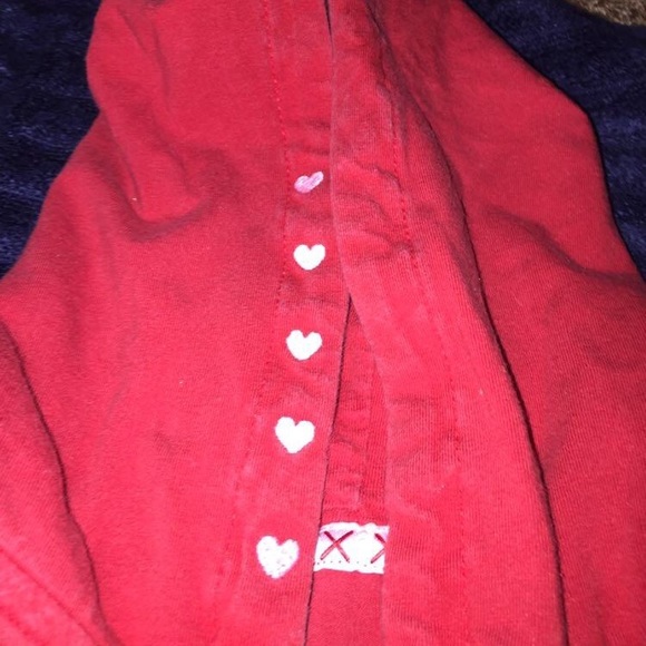 Gap red heart light weight hoodie size 5T - Picture 2 of 5